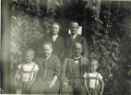 Id. Scherer János, felesége és fia, Endre és családja 1929-ben.jpg