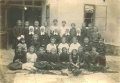 Polgári iskolások Zircen 1924-ben. Középen fehér blúzban Rauser Margit.jpg